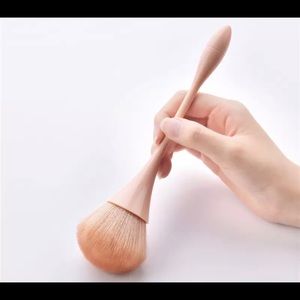 Magic Makeup Brush